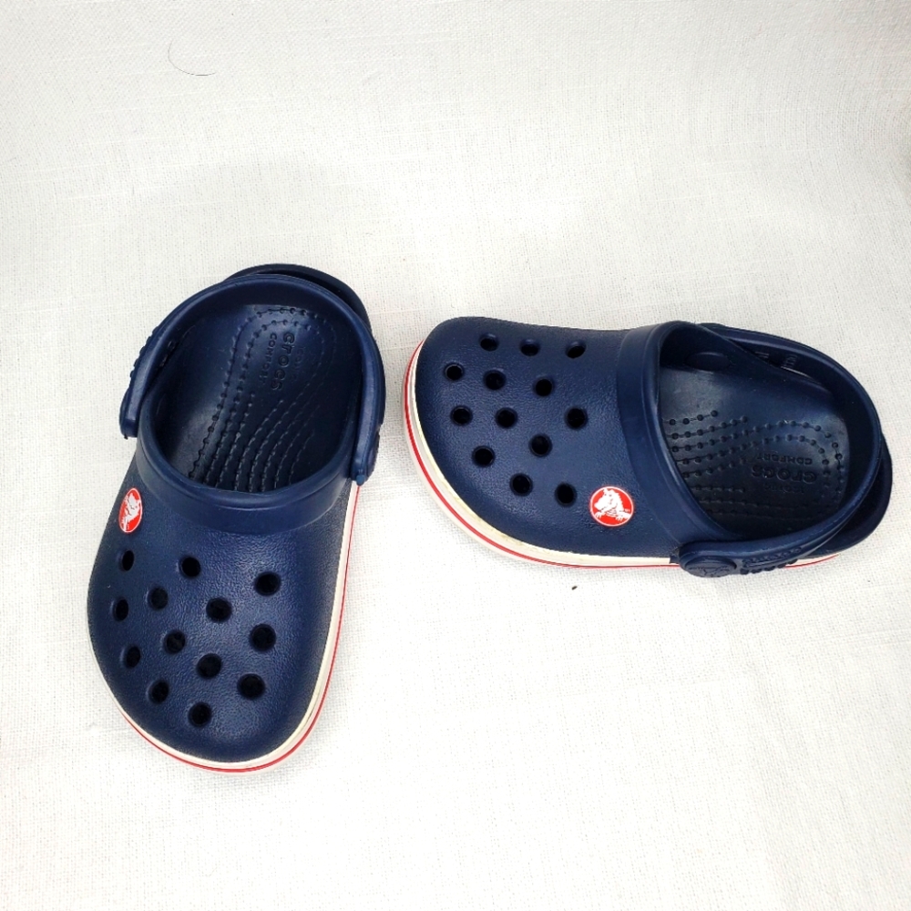 Cross, toddler size 5c